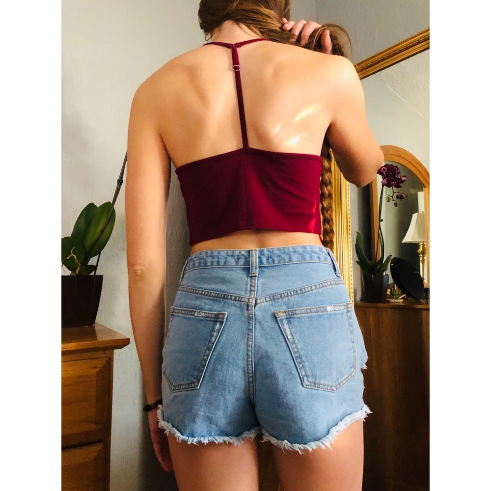 T-Back Cropped Tank - Picture 3 of 8